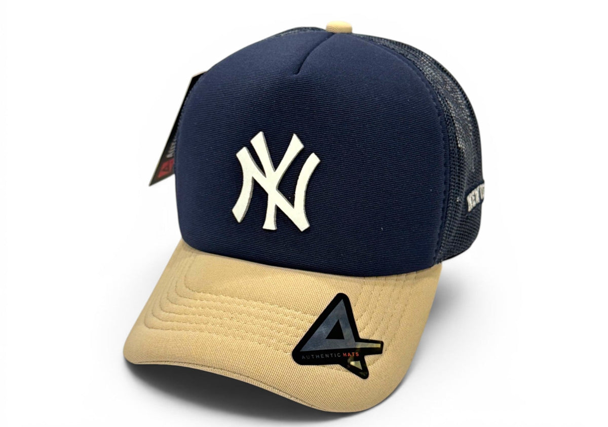 Boné Trucker New Era Azul e Bege