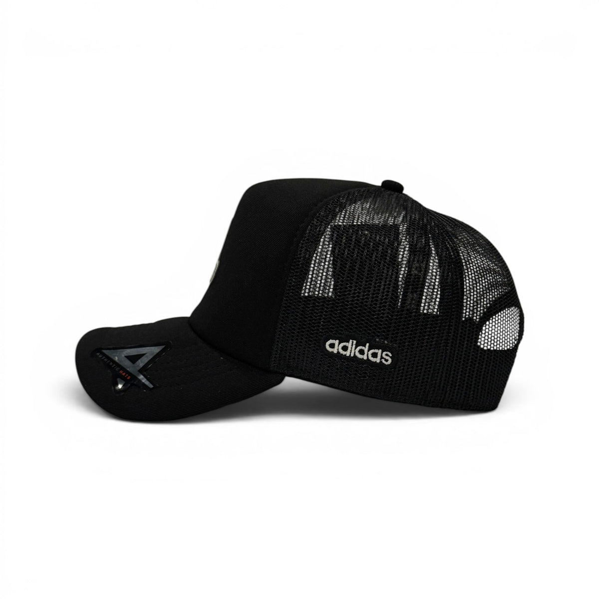 Boné Trucker Adidas