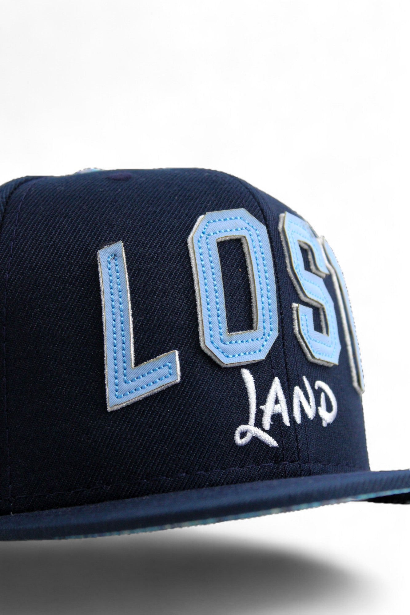 Boné Lost Land Aba Reta Fitão Premium