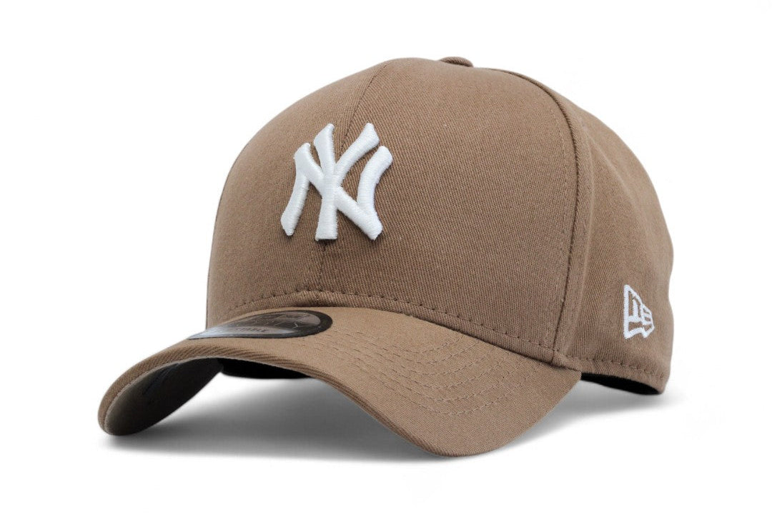 Boné New Era Yankees Strapback Caqui