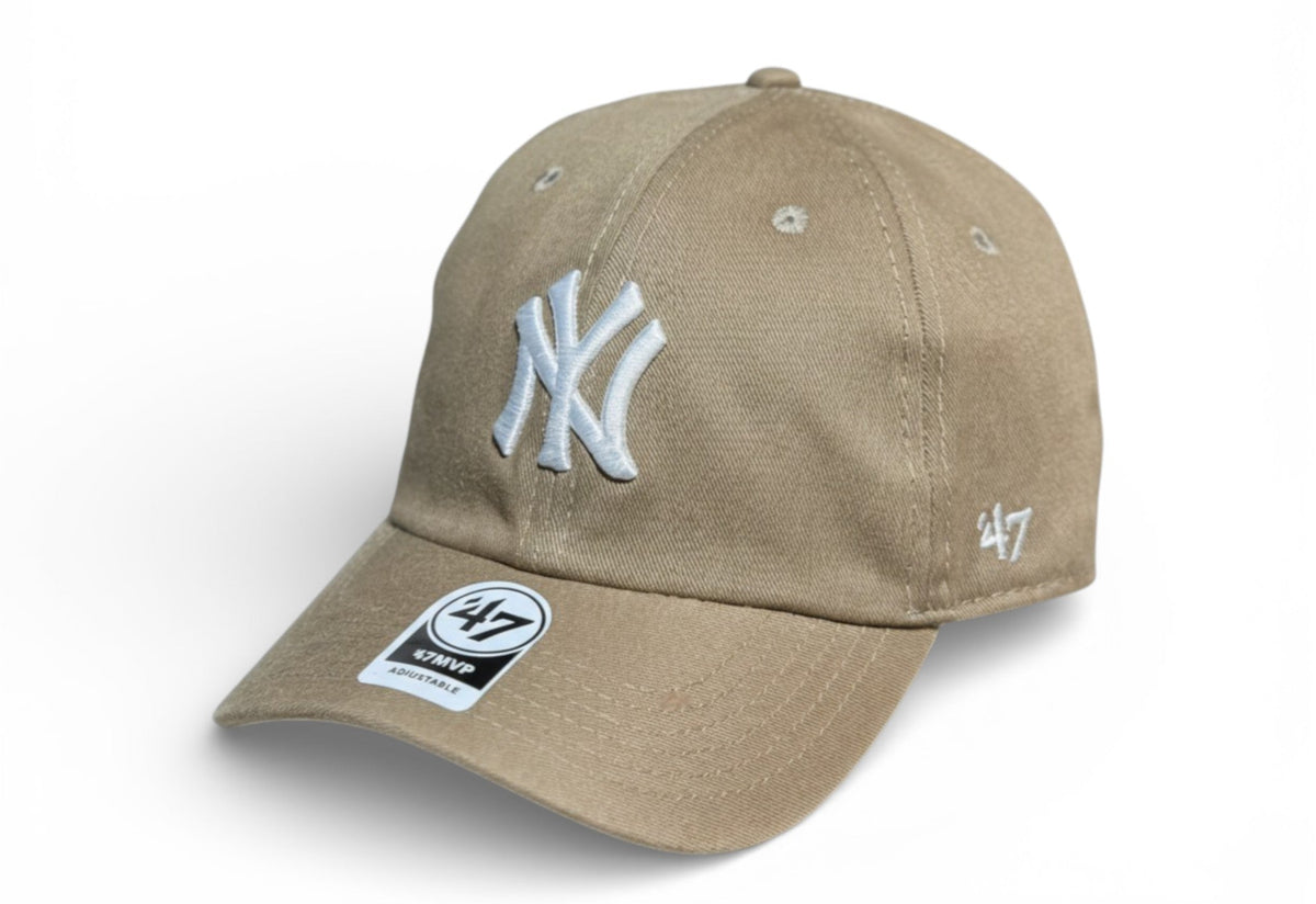 Boné New Era Dad Hat Caqui e Branco