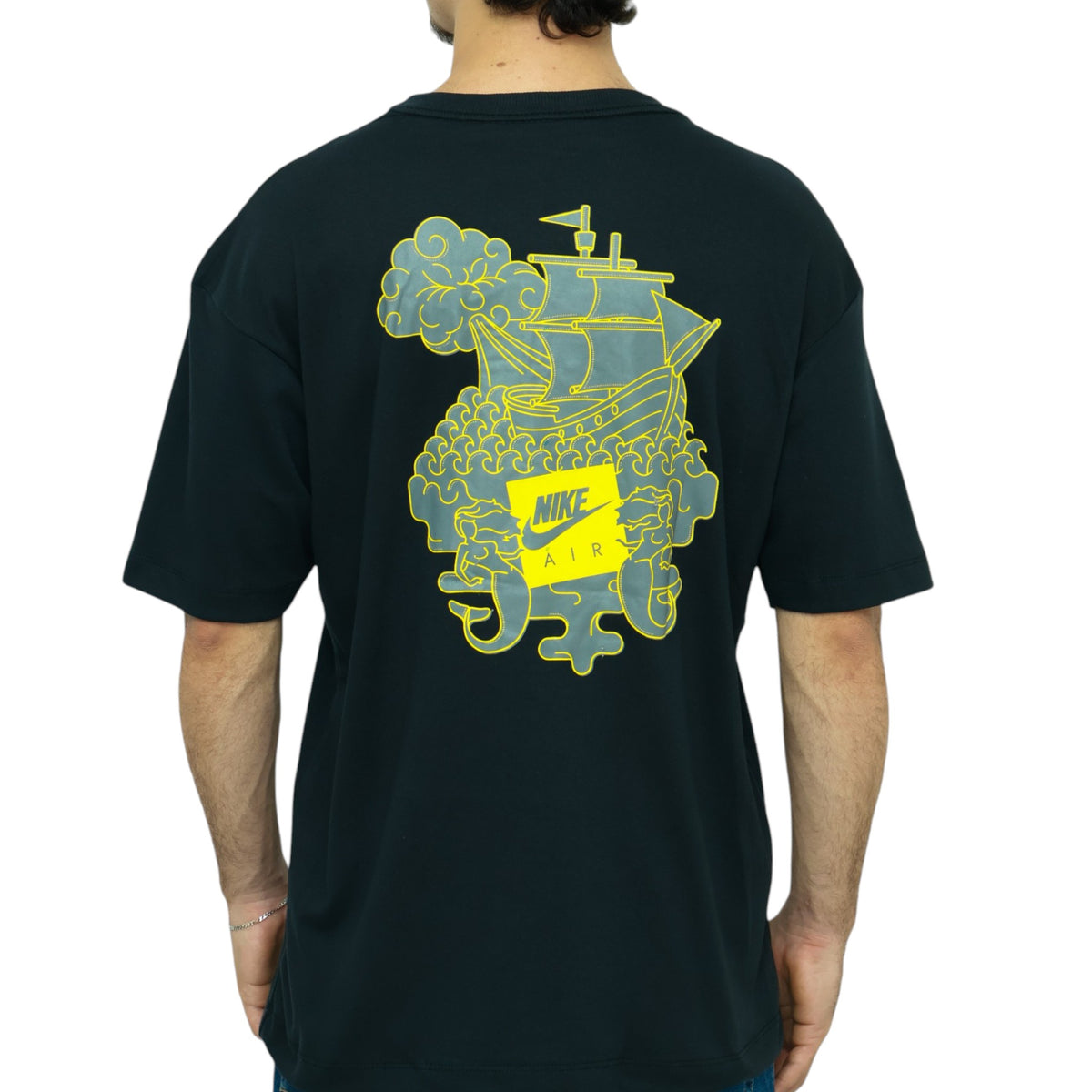 Camiseta Oversized Nike Premium Caravela