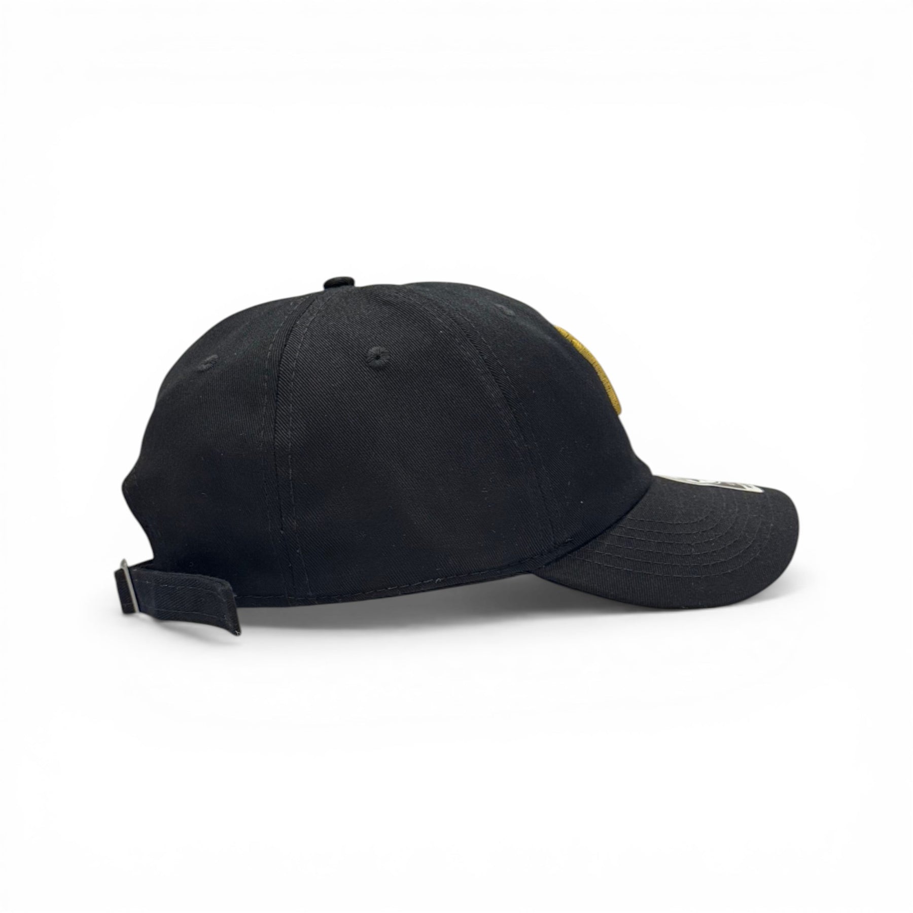 Boné New Era Dad Hat Preto e Dourado