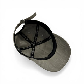Boné New Era Dad Hat Cinza e Preto