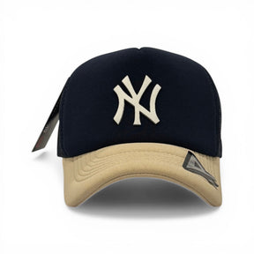 Boné Trucker New Era Azul e Bege