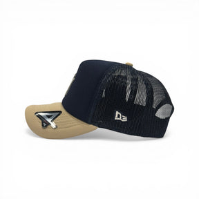 Boné Trucker New Era Azul e Bege