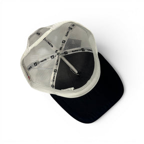 Boné Trucker Adidas Branco e Preto