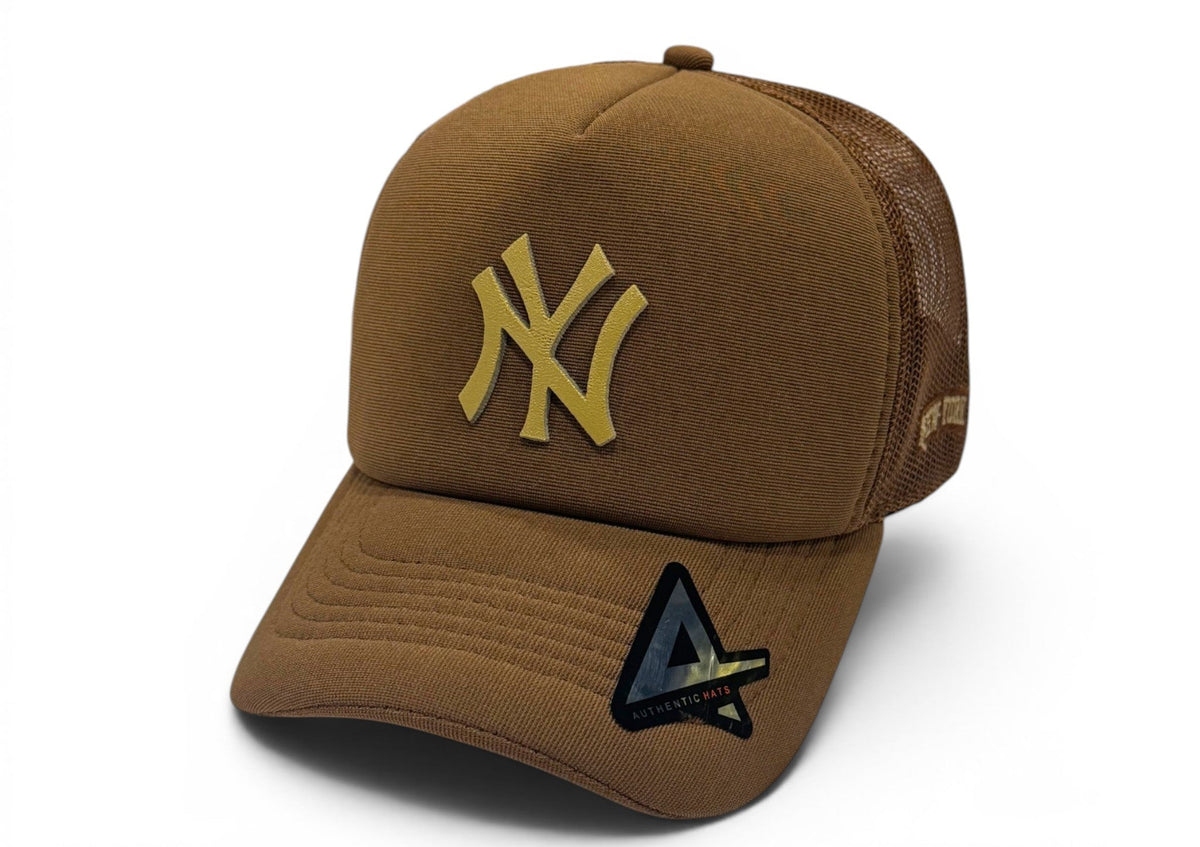 Boné Trucker New Era Marrom