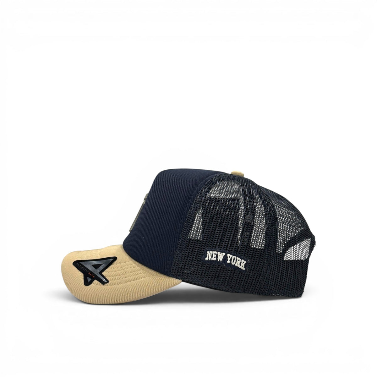 Boné Trucker New Era Azul e Bege