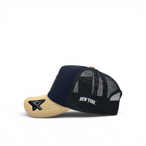 Boné Trucker New Era Azul e Bege