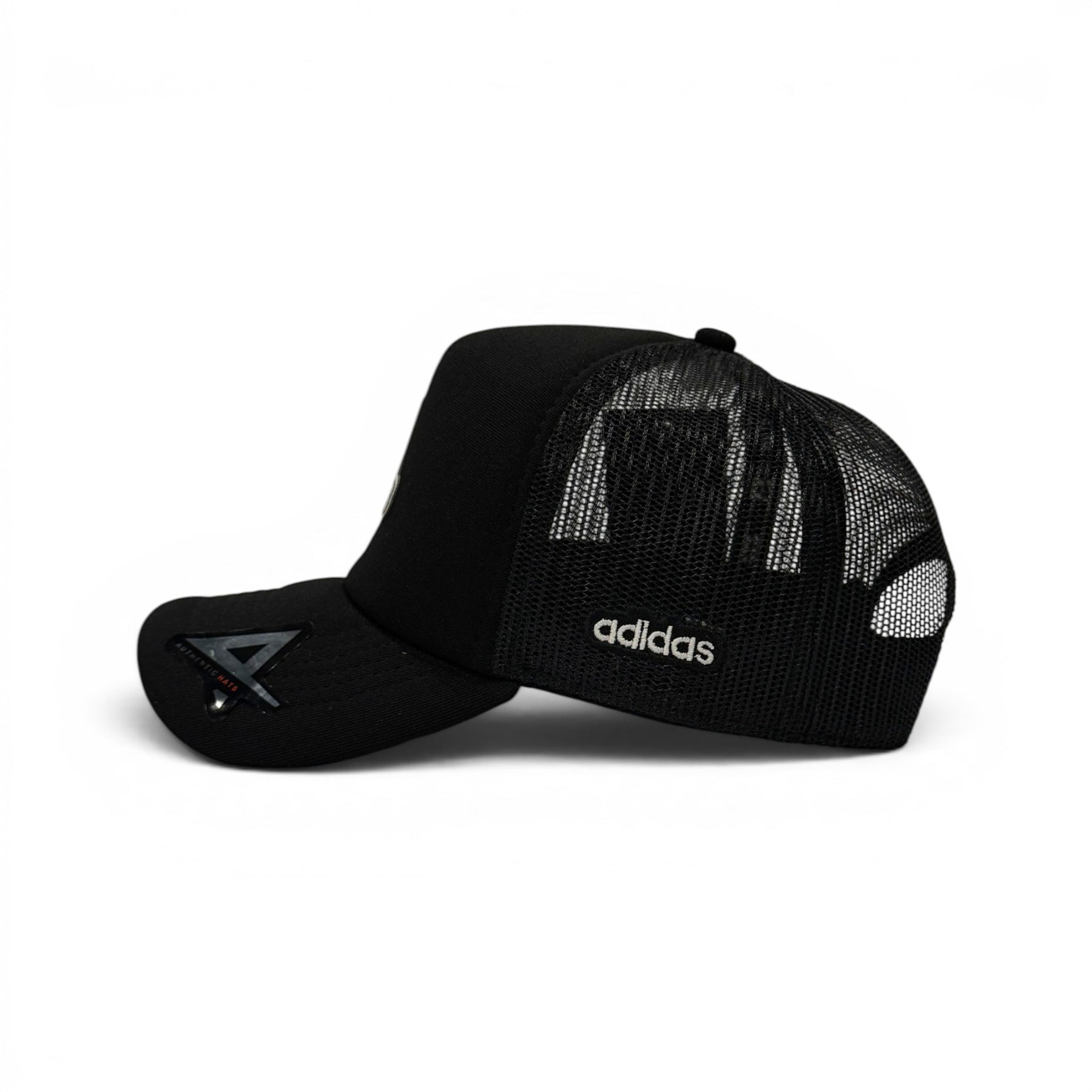 Boné Trucker Adidas