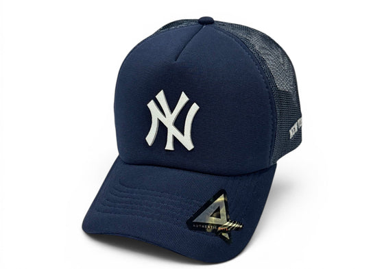 Boné Trucker New Era Azul marinho e Branco