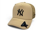 Boné Trucker New Era Bege