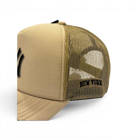 Boné Trucker New Era Bege