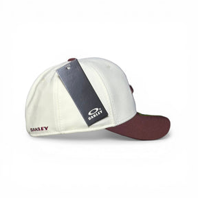 Boné Flex Oakley Tican Branco e Vinho