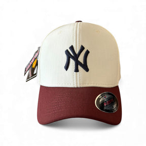 Boné New Era Flex Branco e Vinho