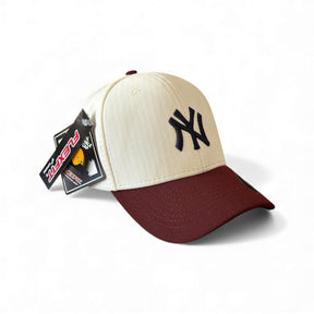 Boné New Era Flex Branco e Vinho
