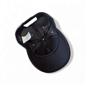 Boné New Era Flex Cinza e Preto