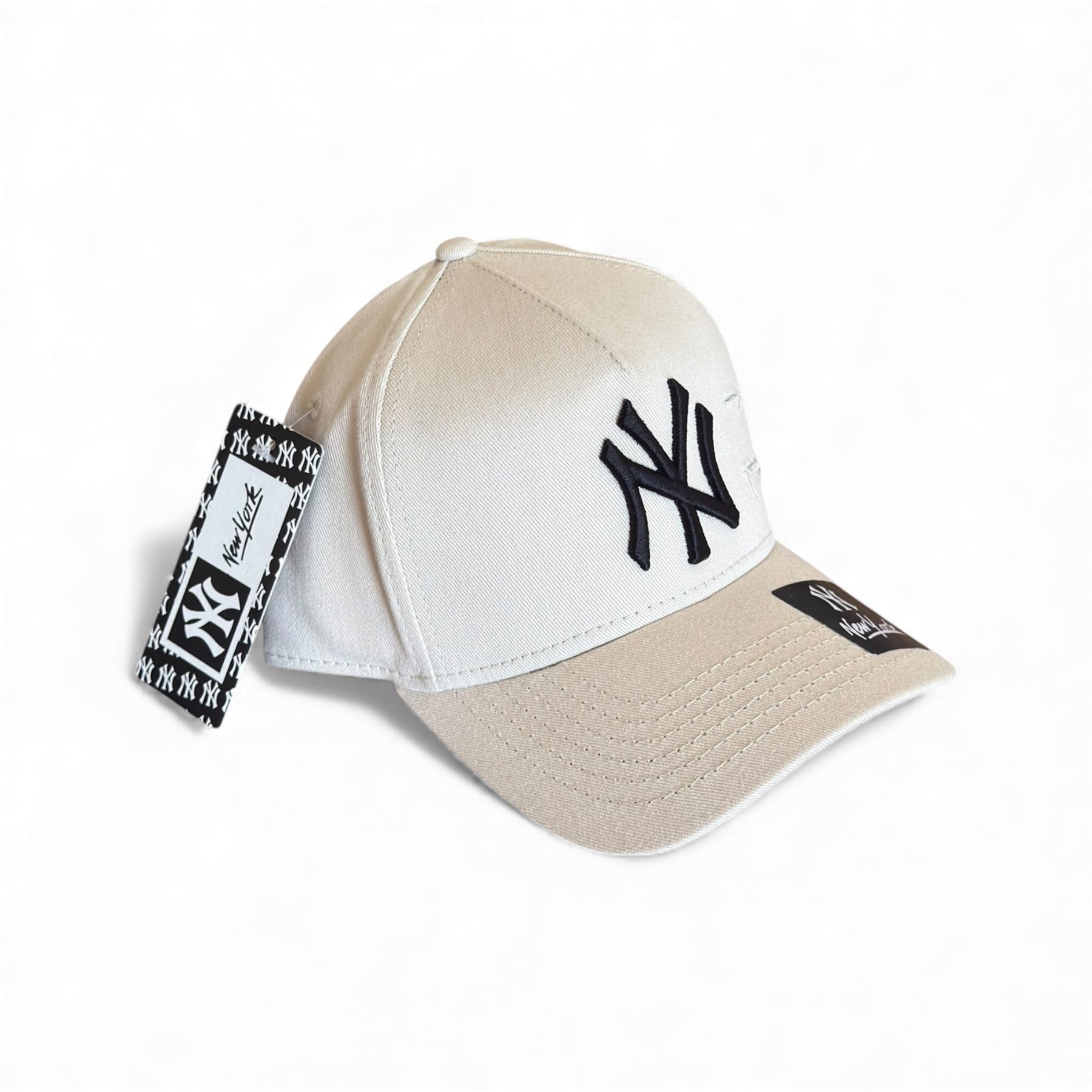 Boné New Era Rasgado Bege e Preto