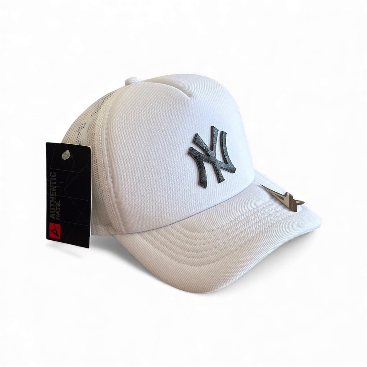 Boné Trucker New Era Branco e Preto