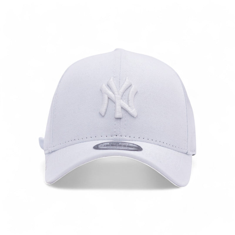 Kit Boné New Era Branco + Camiseta Básica