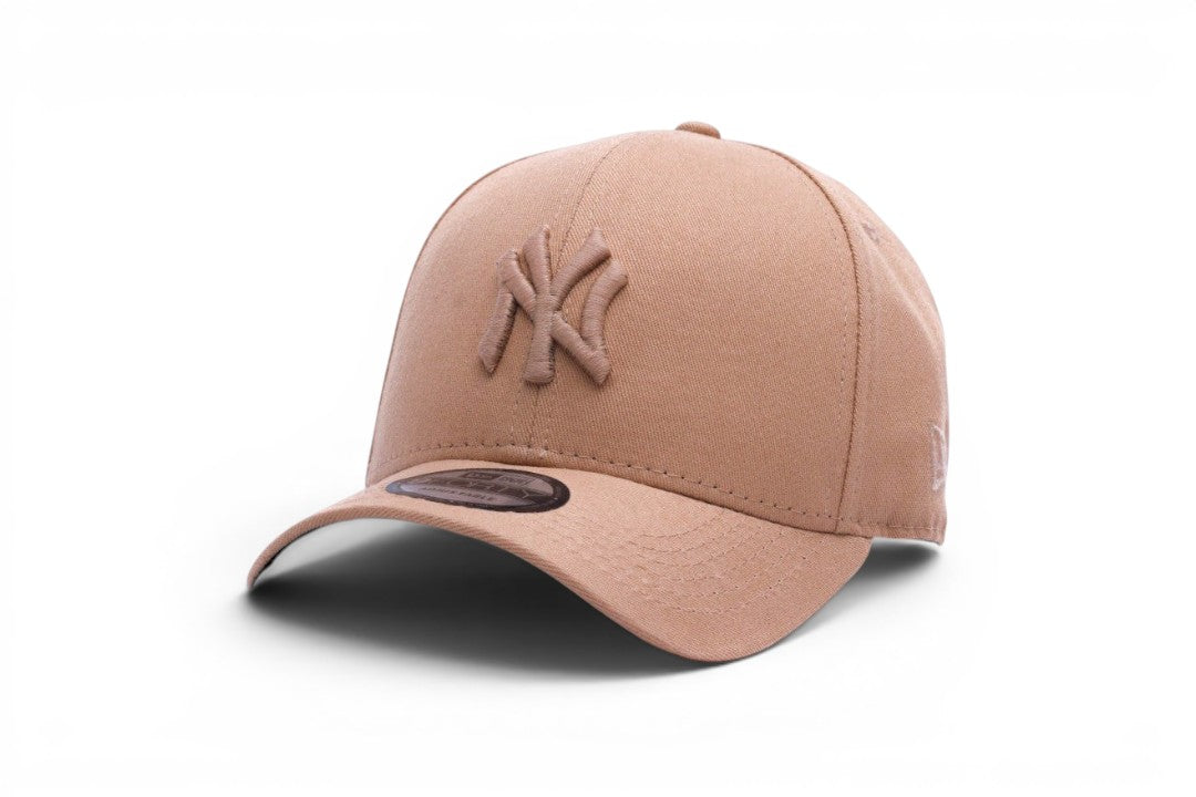 Boné New Era Yankees Strapback Marrom