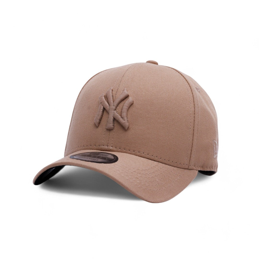 Boné New Era Yankees Strapback Marrom