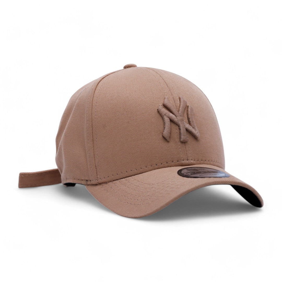 Boné New Era Yankees Strapback Marrom