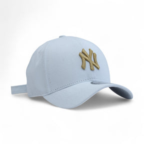 Boné New Era Yankees Strapback Branco com Dourado