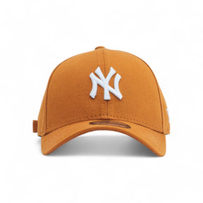 Boné New Era Yankees Strapback Marrom Claro