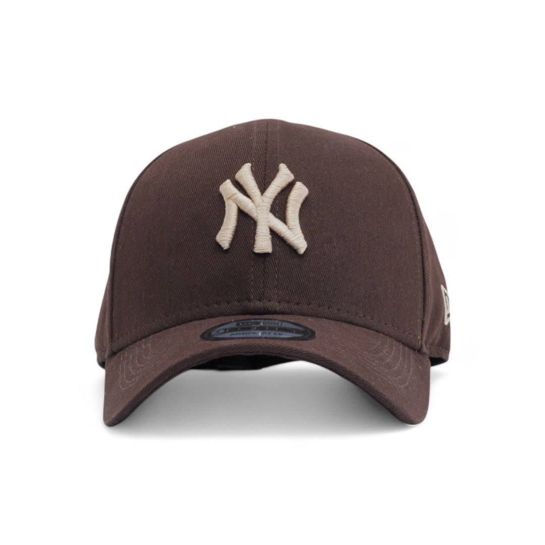 Boné New Era Yankees Strapback Marrom Escuro