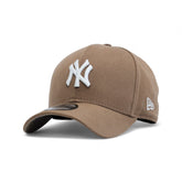 Boné New Era Yankees Strapback Caqui