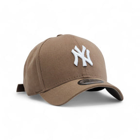 Boné New Era Yankees Strapback Caqui