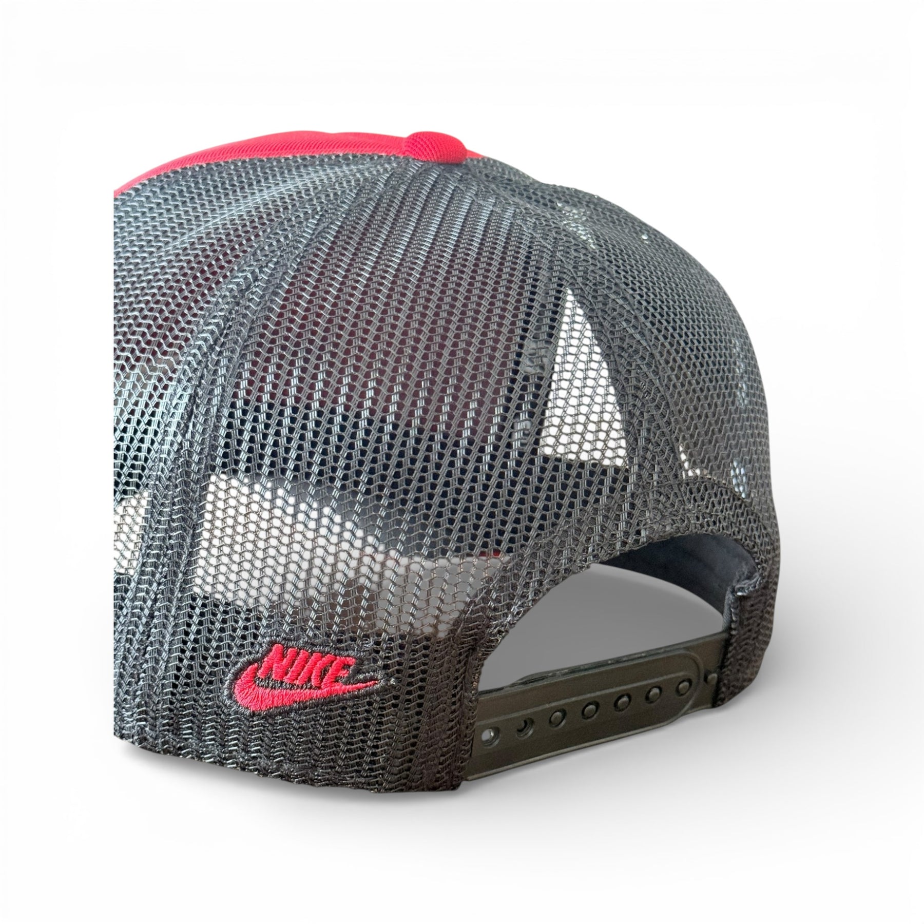Boné Trucker Nike Básico Vermelho