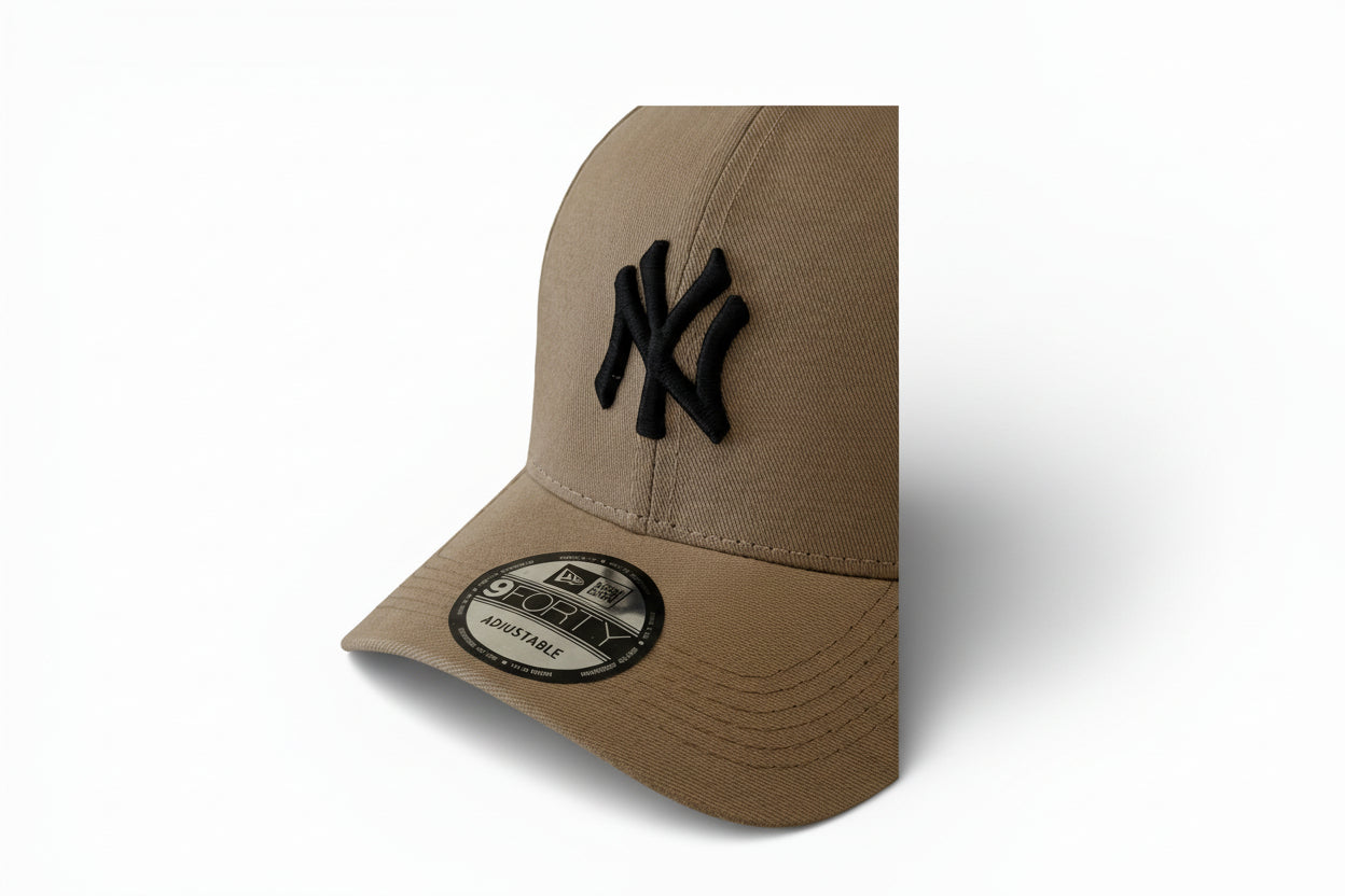 Boné New Era Yankees Strapback Caqui e Preto