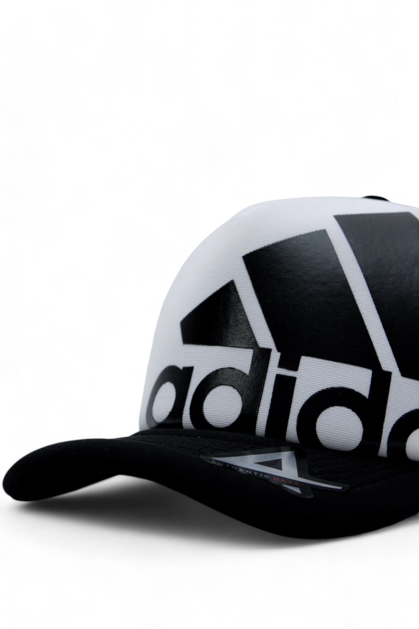 Boné Trucker Adidas Letreiro