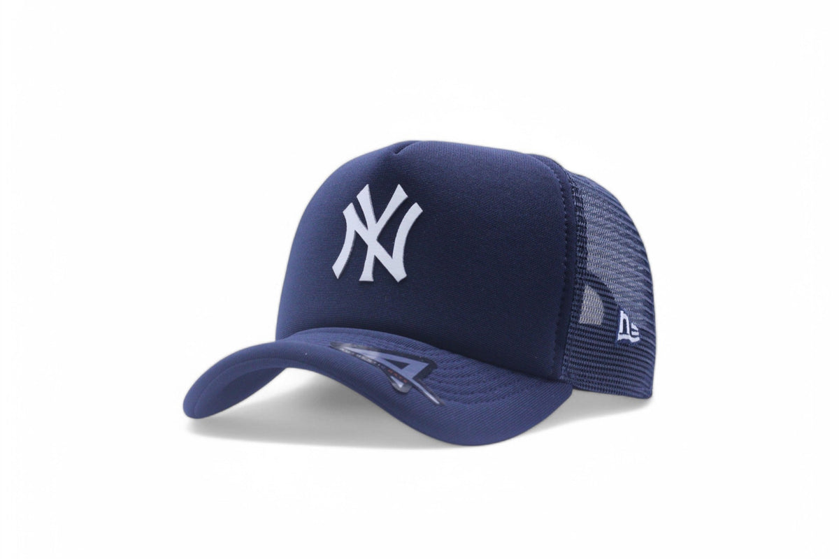 Boné Trucker New Era Azul marinho e Branco