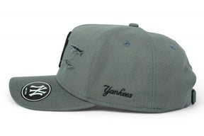 Boné New Era MLB New York Yankees Destroyed Cinza escuro