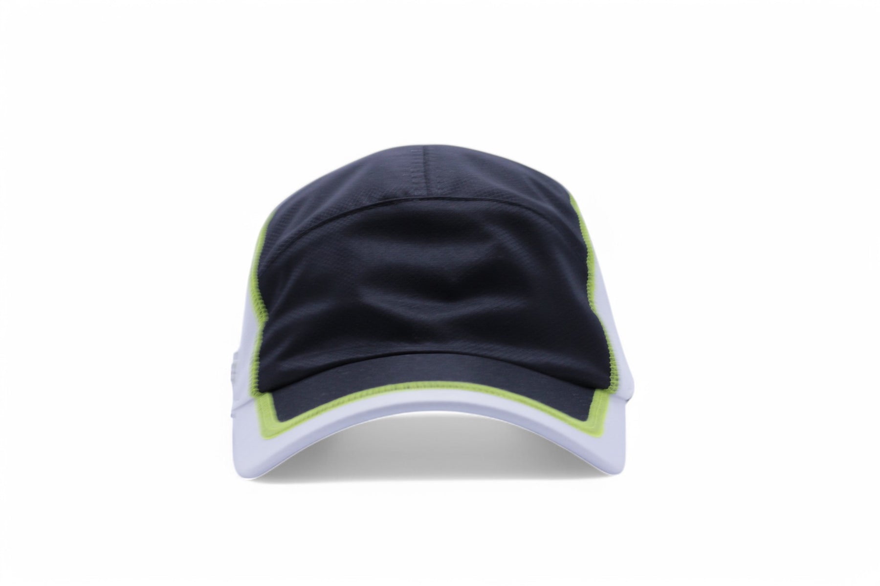 Boné Lacoste Esportivo Leve em Tecido Tafetá com Padrão Diamante Preto e Branco