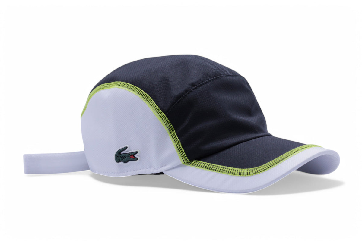 Boné Lacoste Esportivo Leve em Tecido Tafetá com Padrão Diamante Preto e Branco